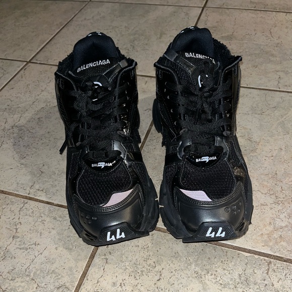 Balenciaga Runner ‘Black’ - Picture 2 of 6